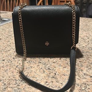 Stylish Tory Burch bag. Could be a shoulder bag or cross body